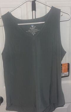 Kuhl Vantage Tank Top Women's Size Medium Eucalyptus green UPF 50+ NWT